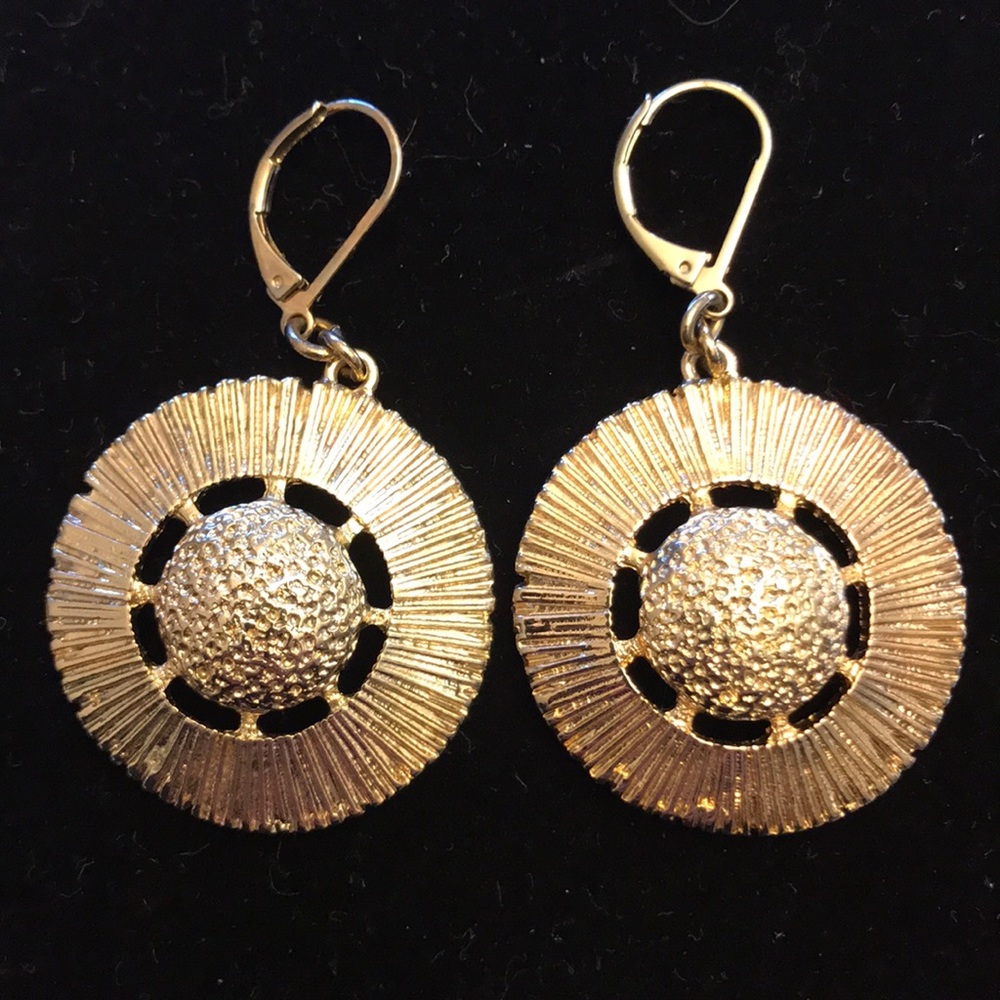 Dangle earrings